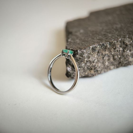 Серебряное кольцо с изумрудом 0.488ct
