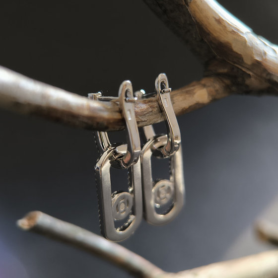 Серебряные серьги с фианитами