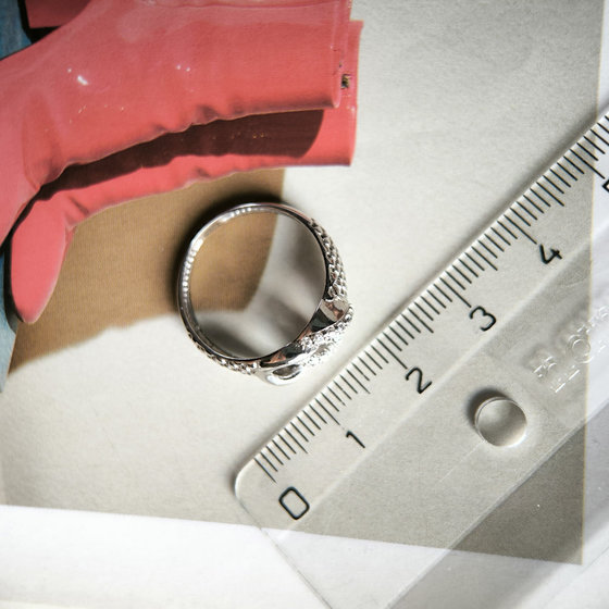 Серебряное кольцо с фианитами