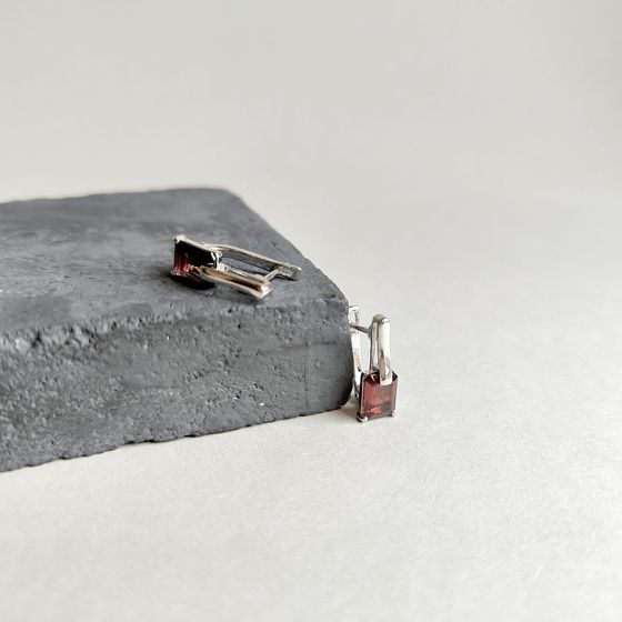 Серебряные серьги с гранатом 3.49ct