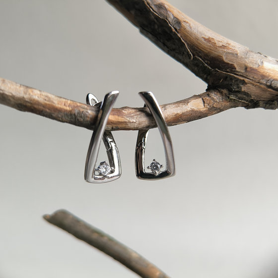 Серебряные серьги с фианитами