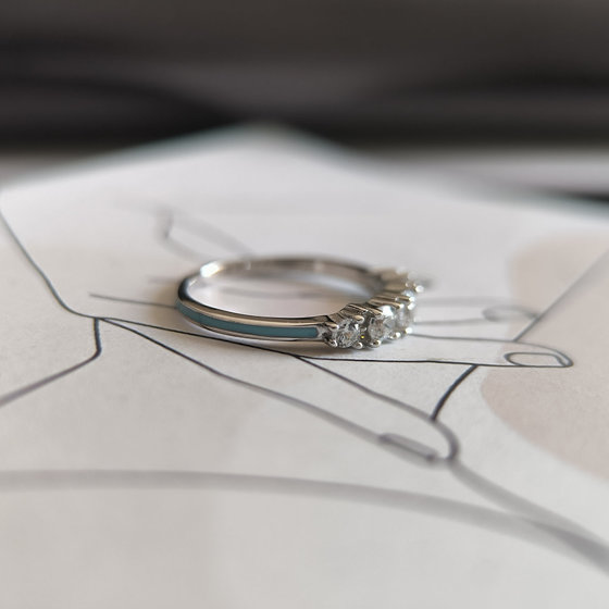 Серебряное кольцо с фианитами