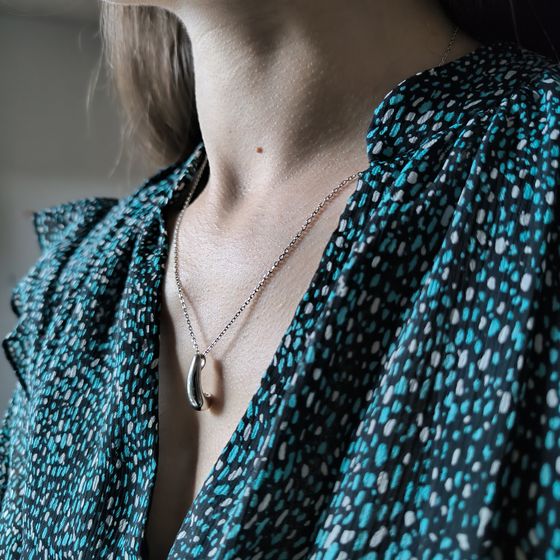Серебряное колье без камней