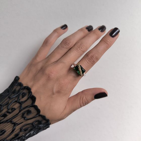 Серебряное кольцо с изумрудом nano