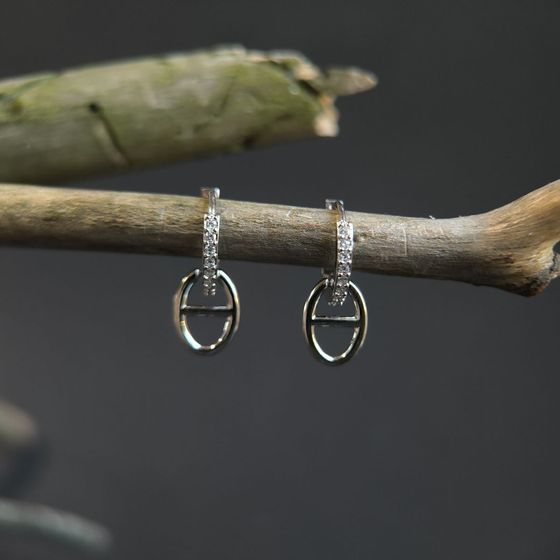 Серебряные серьги с фианитами