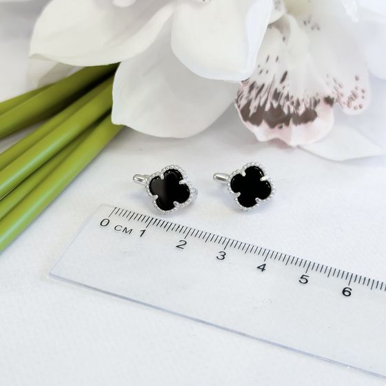 Серебряные серьги с ониксом