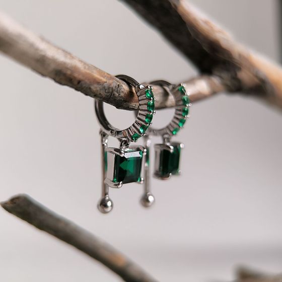 Серебряные серьги с изумрудом nano 8.565ct