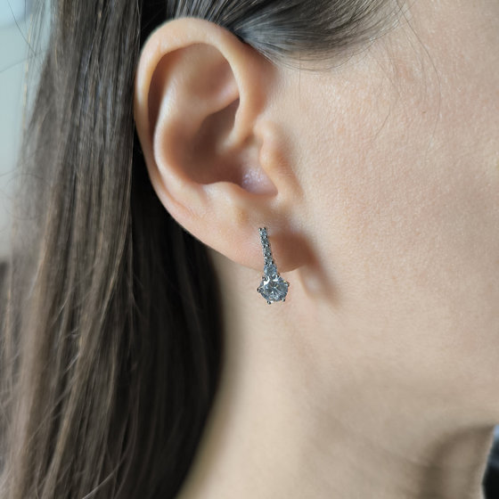 Серебряные серьги с фианитами