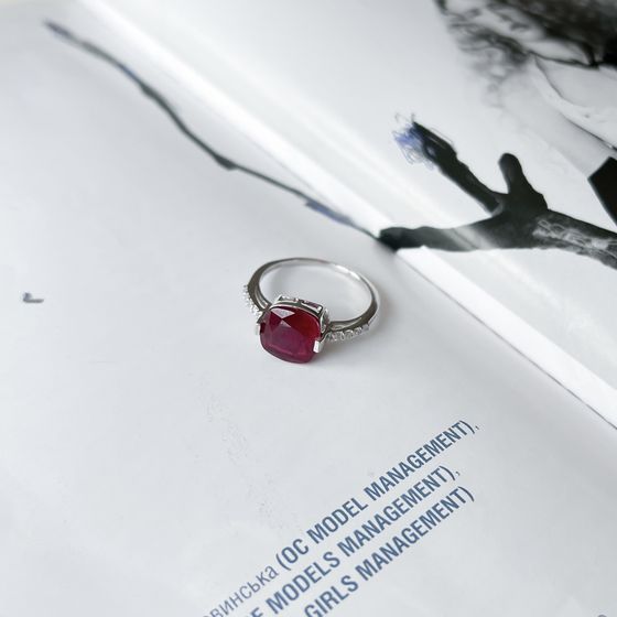Серебряное кольцо с рубином 4.457ct