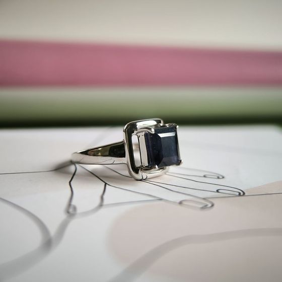 Серебряное кольцо с сапфиром 3.6ct