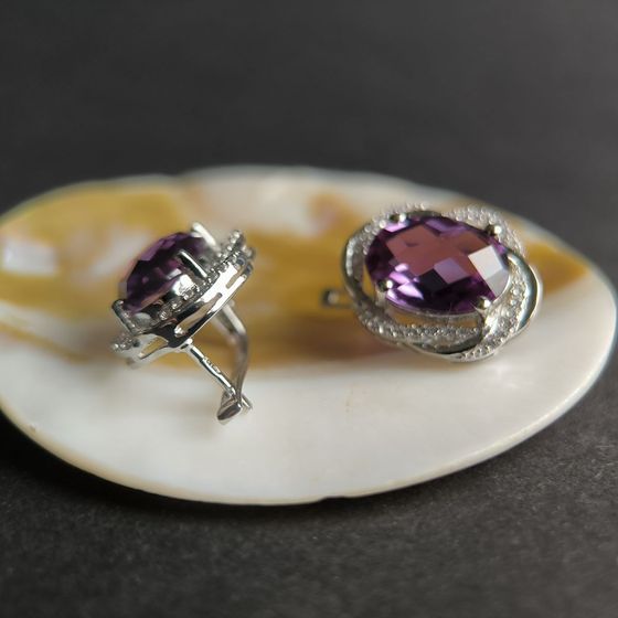 Серебряные серьги с александритом 16.513ct, фианитами