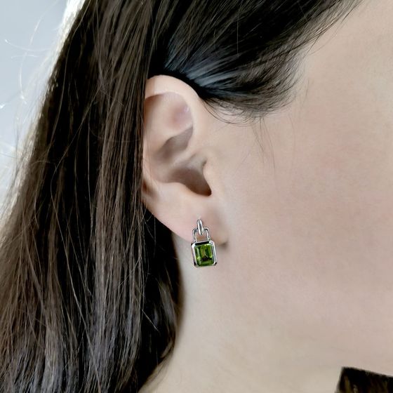 Серебряные серьги с хризолітом 3.267ct