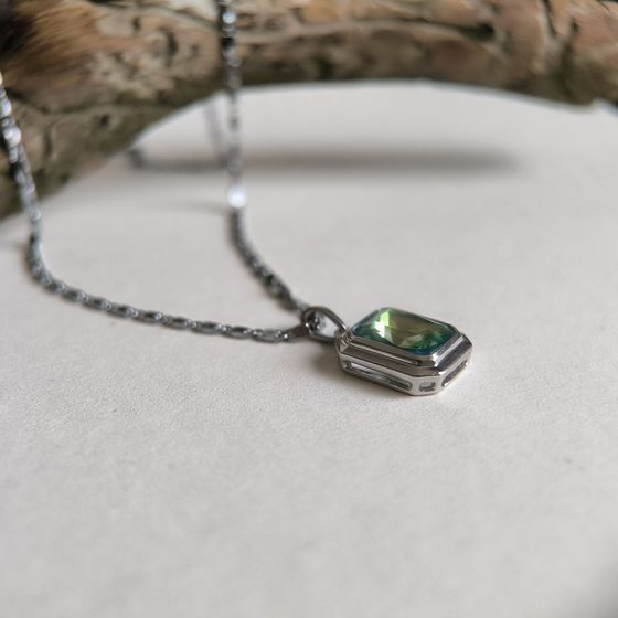 Серебряная подвеска с мистик топазом 2.4ct