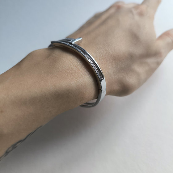 Серебряный браслет с фианитами