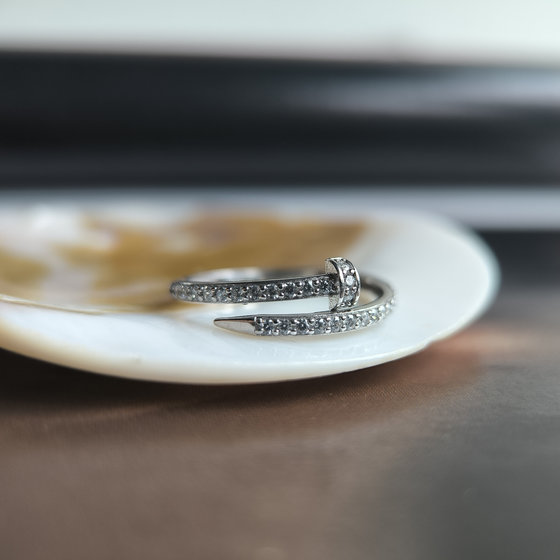 Серебряное кольцо с фианитами