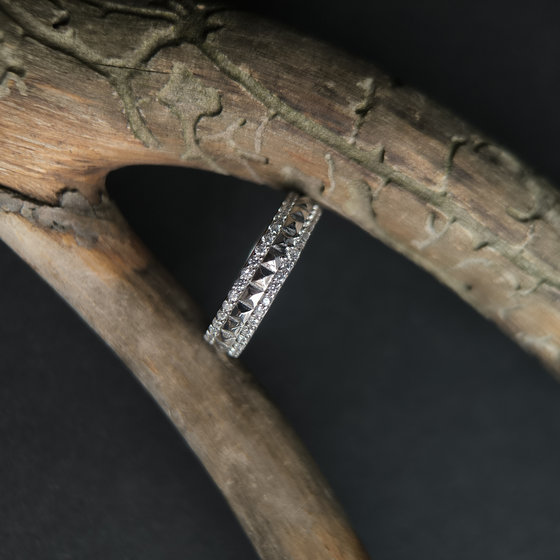 Серебряное кольцо с фианитами