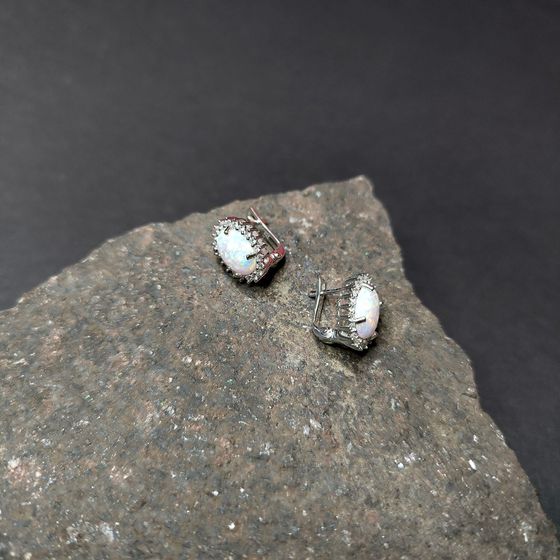 Серебряные серьги с опалом, фианитами