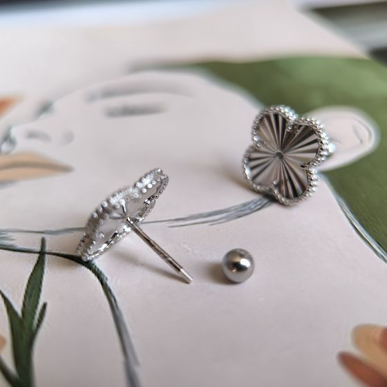 Серебряные серьги без камней