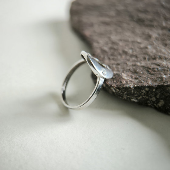 Серебряное кольцо с фианитами