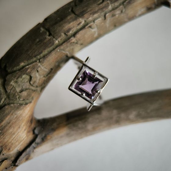 Серебряное кольцо с аметистом 1.492ct