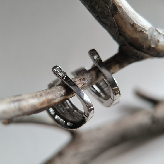 Серебряные серьги с фианитами