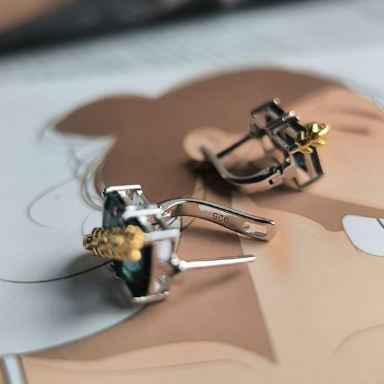 Серебряные серьги с топазом Лондон Блю 2.305ct