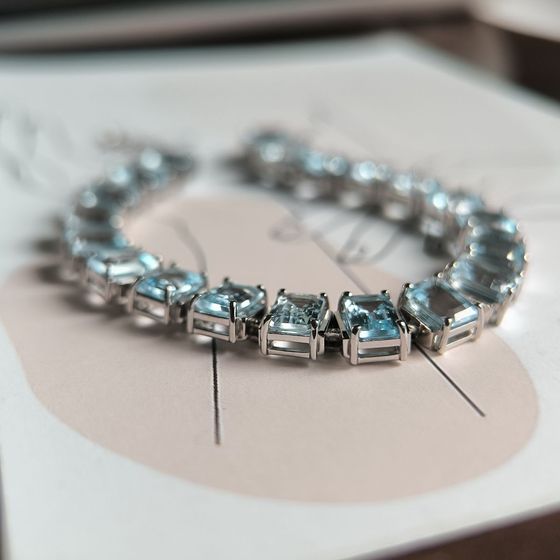 Серебряный браслет с топазом 24.425ct