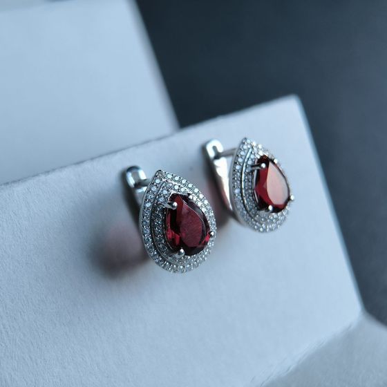Серебряные серьги с гранатом 4.434ct