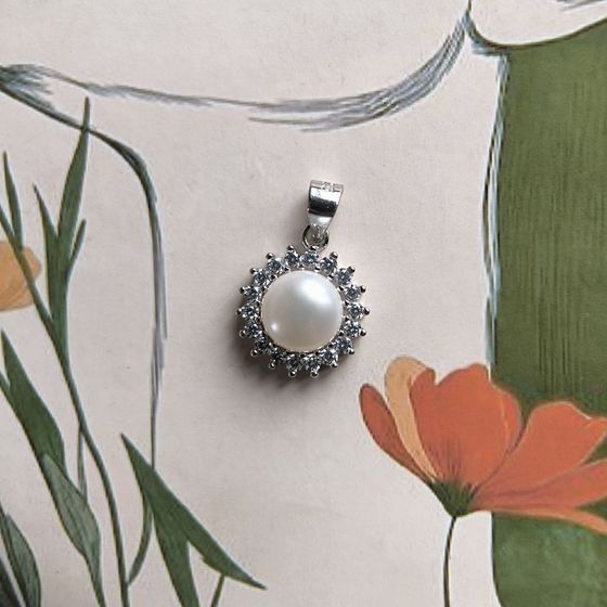 Серебряная подвеска с жемчугом, фианитами