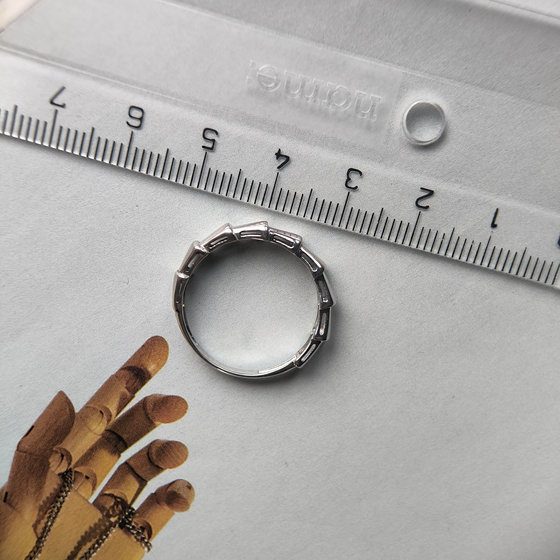 Серебряное кольцо без камней