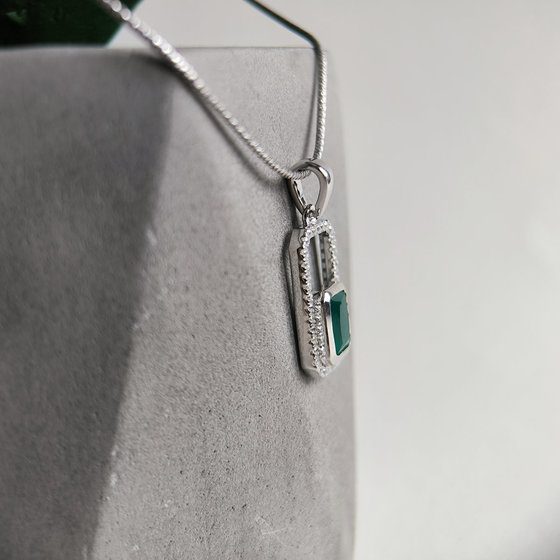 Серебряная подвеска с агатом 1.338ct, фианитами