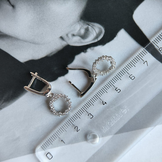 Серебряные серьги с фианитами