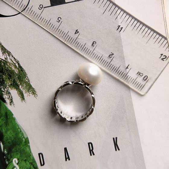 Серебряное кольцо с жемчугом барочным