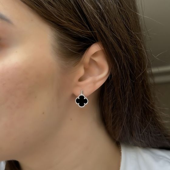 Серебряные серьги с ониксом