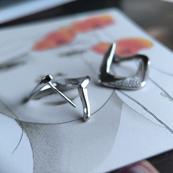 Серебряные серьги с фианитами