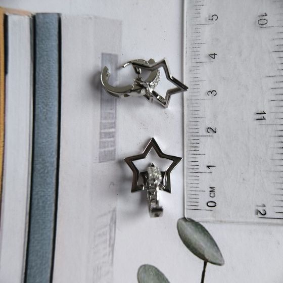 Серебряные серьги с фианитами