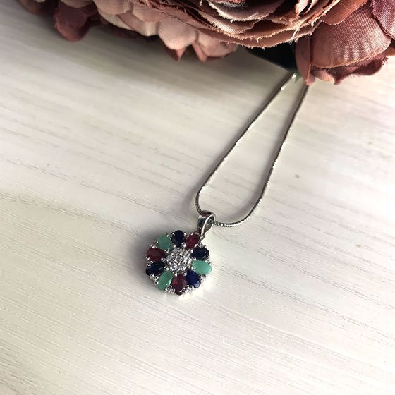 Серебряная подвеска с сапфиром 3.278ct, изумрудом, рубином