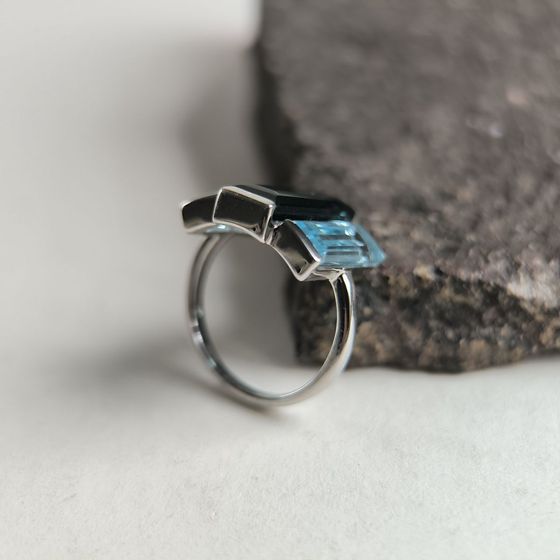 Серебряное кольцо с топазом Лондон Блю 7.378ct, топазом