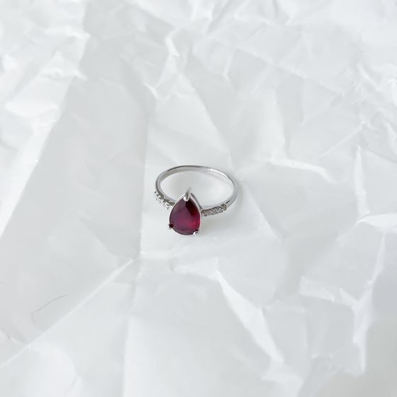 Серебряное кольцо с рубином