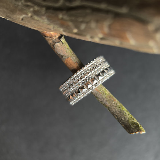 Серебряное кольцо с фианитами