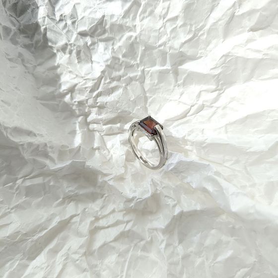 Серебряное кольцо с гранатом 1.8ct