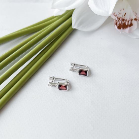 Серебряные серьги с гранатом 2.627ct