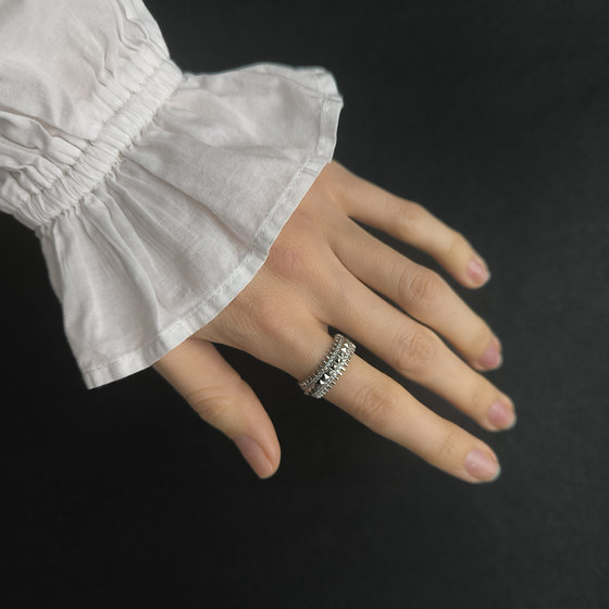 Серебряное кольцо с фианитами