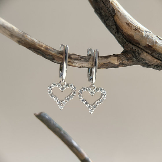 Серебряные серьги с фианитами