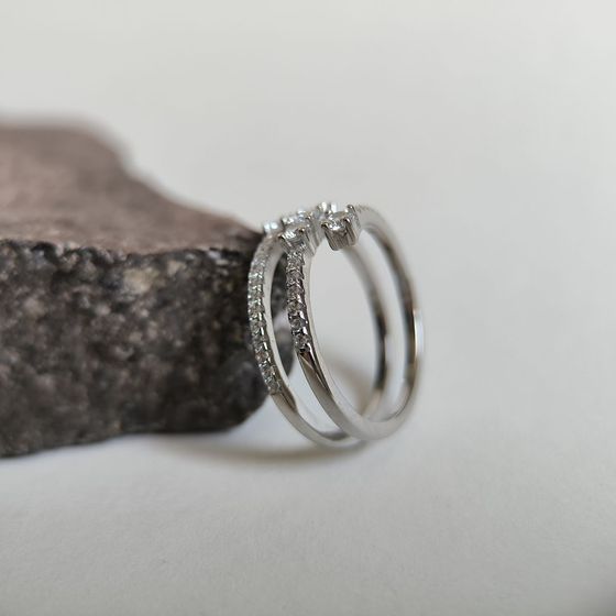 Серебряное кольцо с фианитами