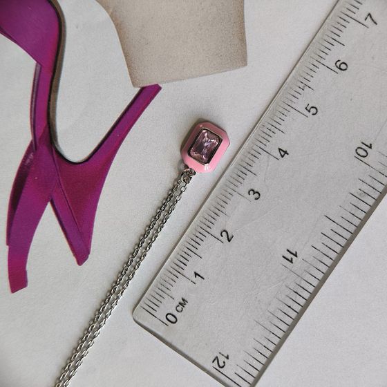 Серебряное колье с фианитами, емаллю