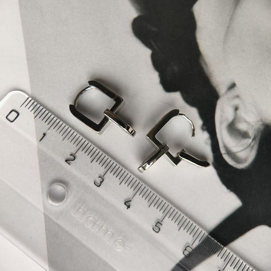 Серебряные серьги с фианитами, емаллю