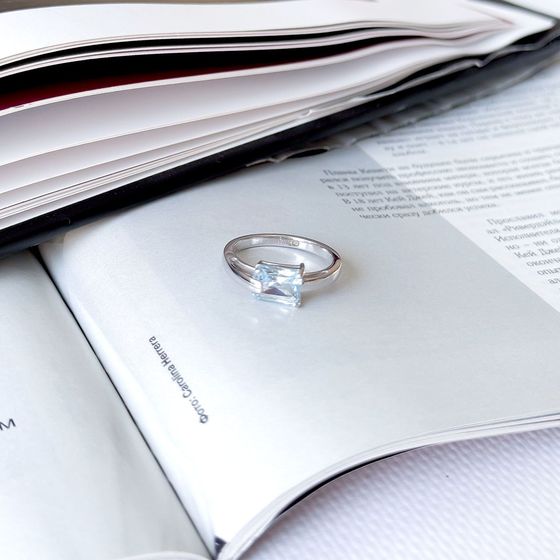 Серебряное кольцо с топазом 1.85ct