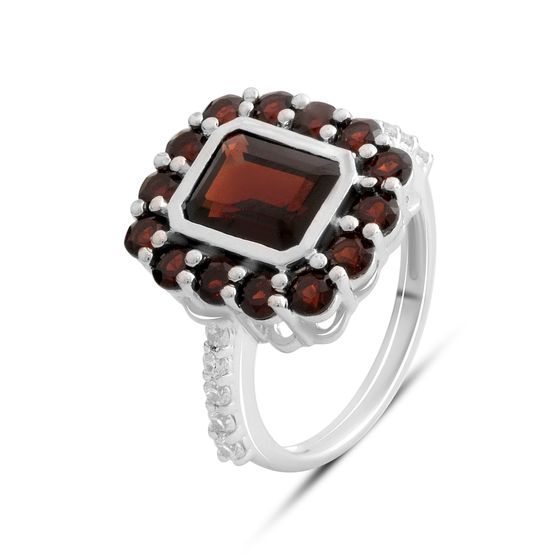 Серебряное кольцо с гранатом 5.492ct