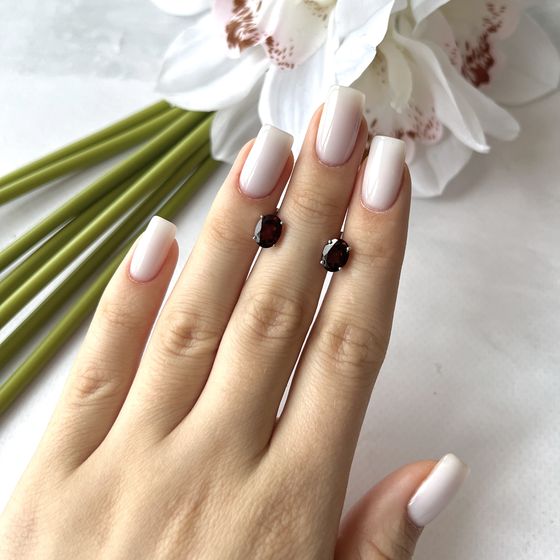 Серебряные серьги с гранатом